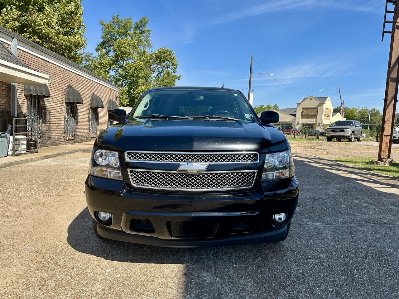 Chevrolet Tahoe photo 3