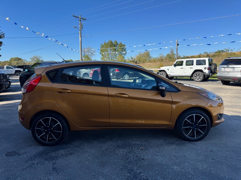 Ford Fiesta SE Hatchback 2016 Ford Fiesta SE Hatchback 2016