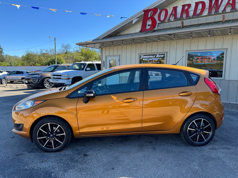 Ford Fiesta SE Hatchback 2016 Ford Fiesta SE Hatchback 2016