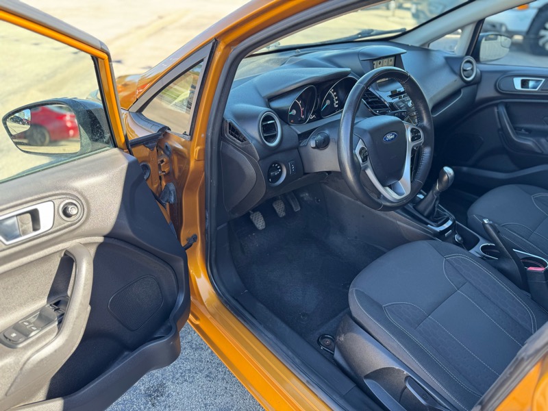 Ford Fiesta SE Hatchback 2016 Ford Fiesta SE Hatchback 2016