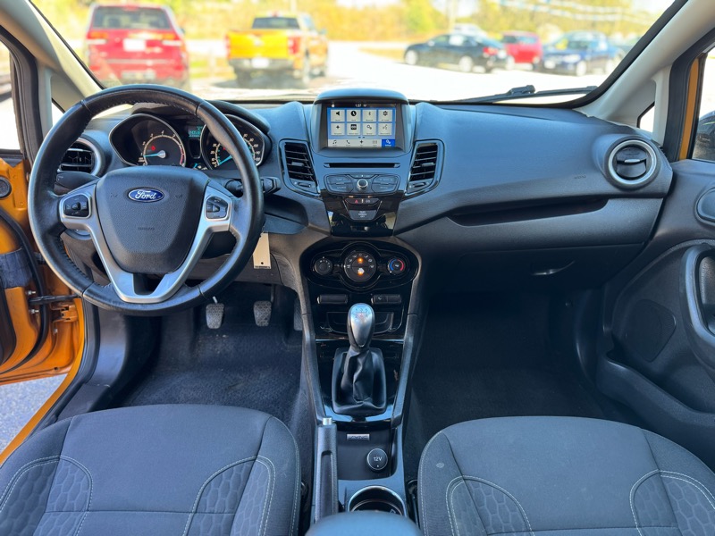Ford Fiesta SE Hatchback 2016 Ford Fiesta SE Hatchback 2016