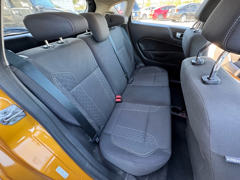 Ford Fiesta SE Hatchback 2016 Ford Fiesta SE Hatchback 2016