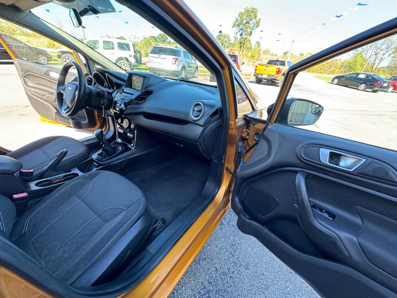 Ford Fiesta SE Hatchback 2016 Ford Fiesta SE Hatchback 2016