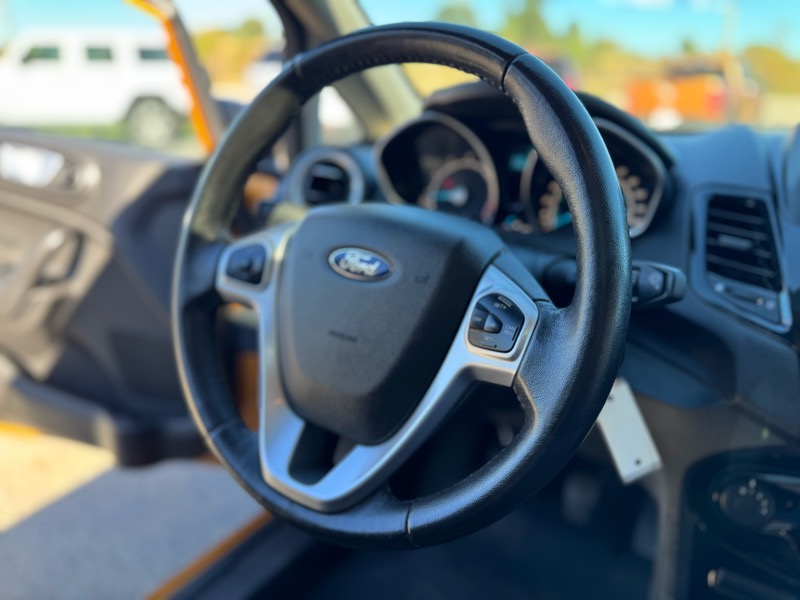 Ford Fiesta SE Hatchback 2016 Ford Fiesta SE Hatchback 2016