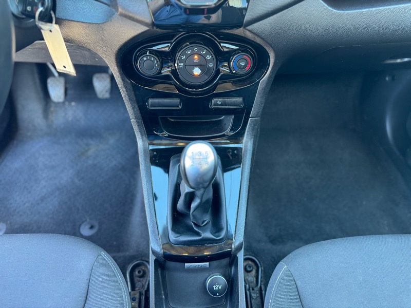 Ford Fiesta SE Hatchback 2016 Ford Fiesta SE Hatchback 2016