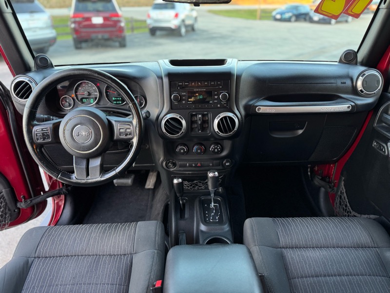 Jeep Wrangler Unlimited Sahara 4WD 2012 Jeep Wrangler Unlimited Sahara 4WD 2012
