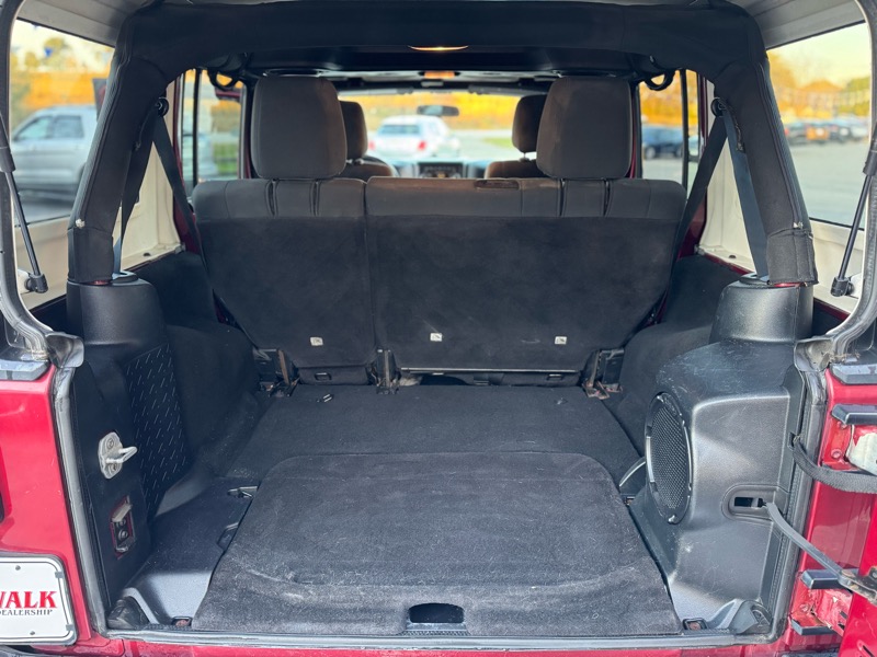 Jeep Wrangler Unlimited Sahara 4WD 2012 Jeep Wrangler Unlimited Sahara 4WD 2012