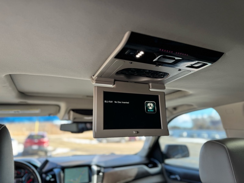 Chevrolet Suburban  2015