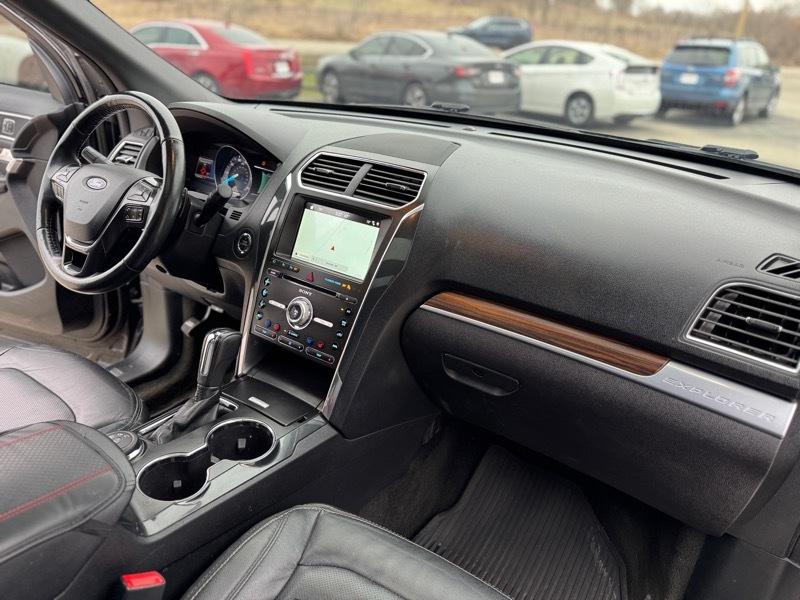 Ford Explorer Limited 4WD 2017