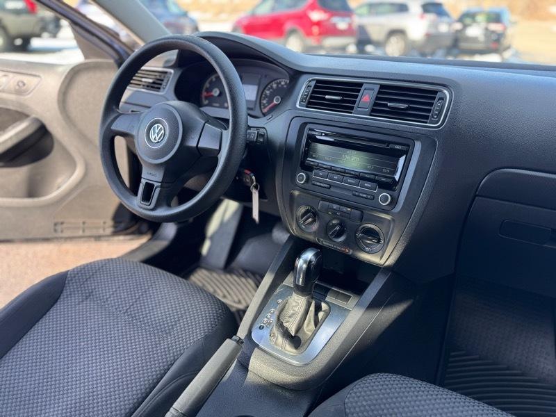 Volkswagen Jetta S 2013