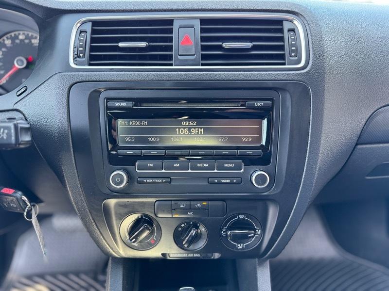 Volkswagen Jetta S 2013