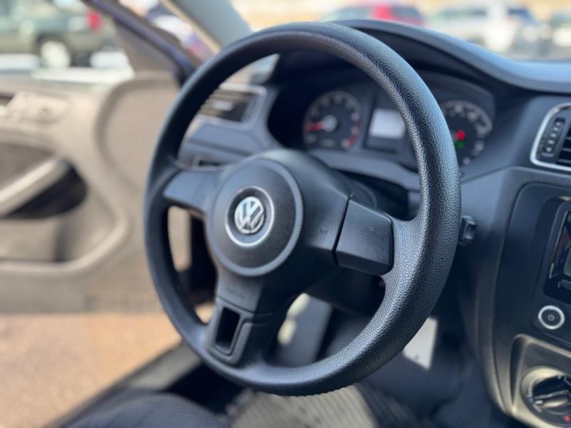 Volkswagen Jetta S 2013