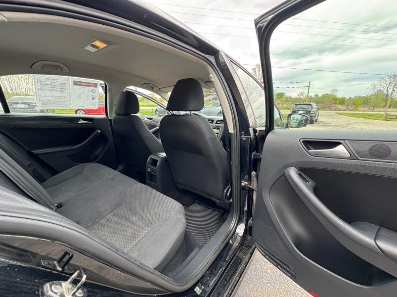 Volkswagen Jetta S 2013