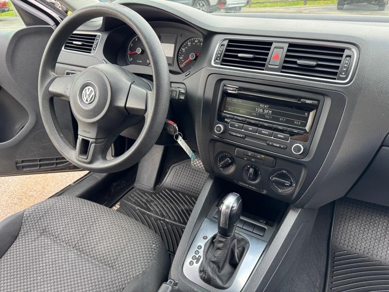 Volkswagen Jetta S 2013