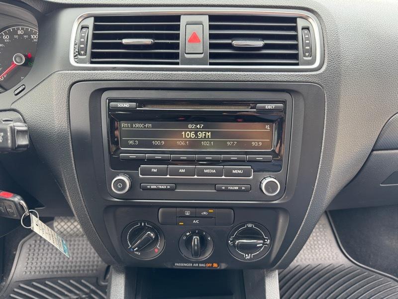 Volkswagen Jetta S 2013
