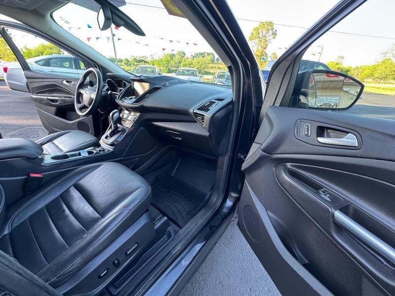 Ford Escape Titanium 4WD 2015