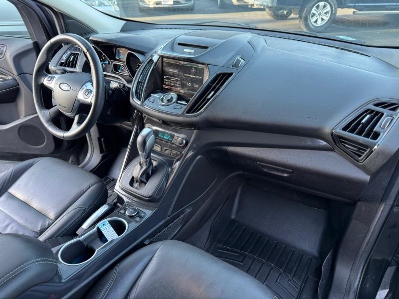 Ford Escape Titanium 4WD 2015