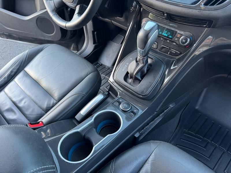 Ford Escape Titanium 4WD 2015