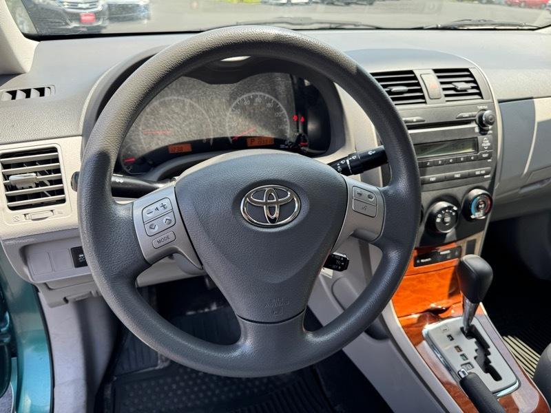Toyota Corolla XLE 2009