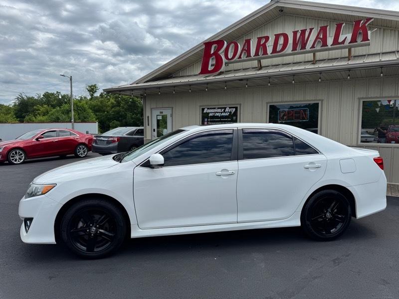 Toyota Camry SE 2012