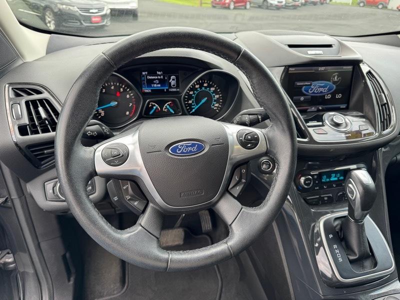 Ford Escape Titanium 4WD 2014