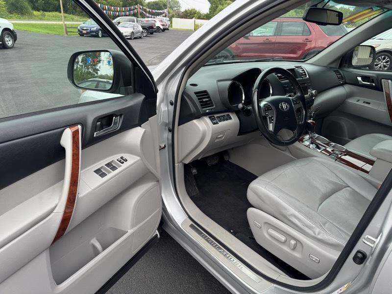 Toyota Highlander Limited 4WD 2011