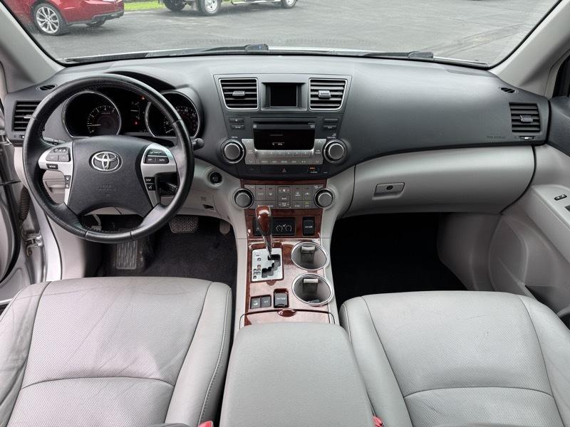 Toyota Highlander Limited 4WD 2011
