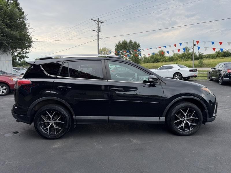 Toyota RAV4 SE 4WD 2016