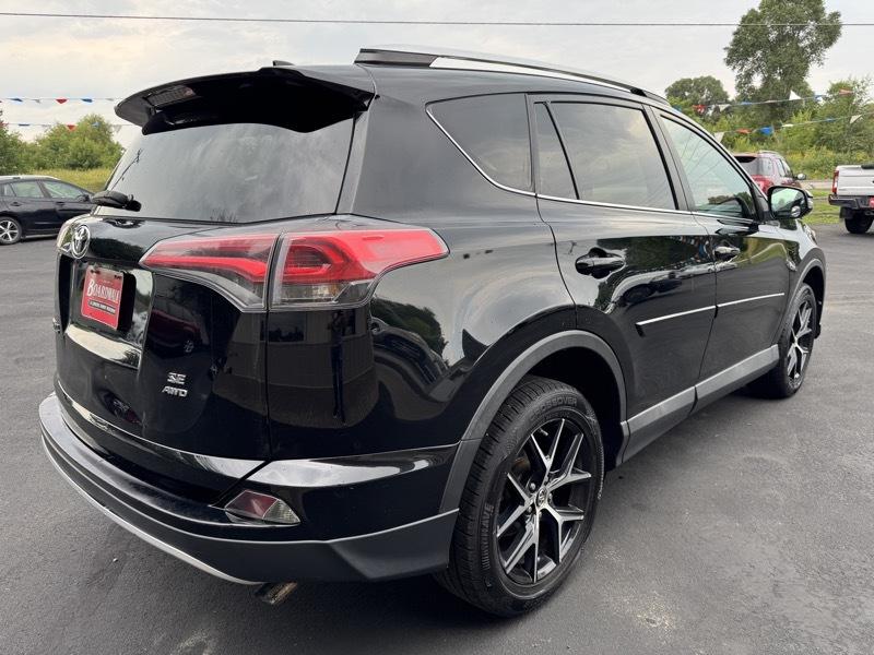 Toyota RAV4 SE 4WD 2016