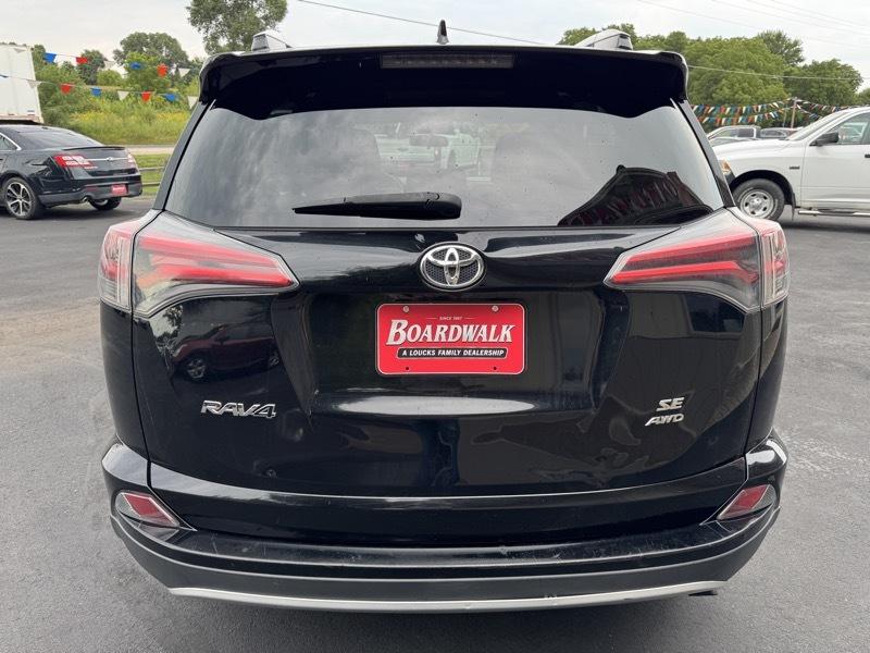 Toyota RAV4 SE 4WD 2016