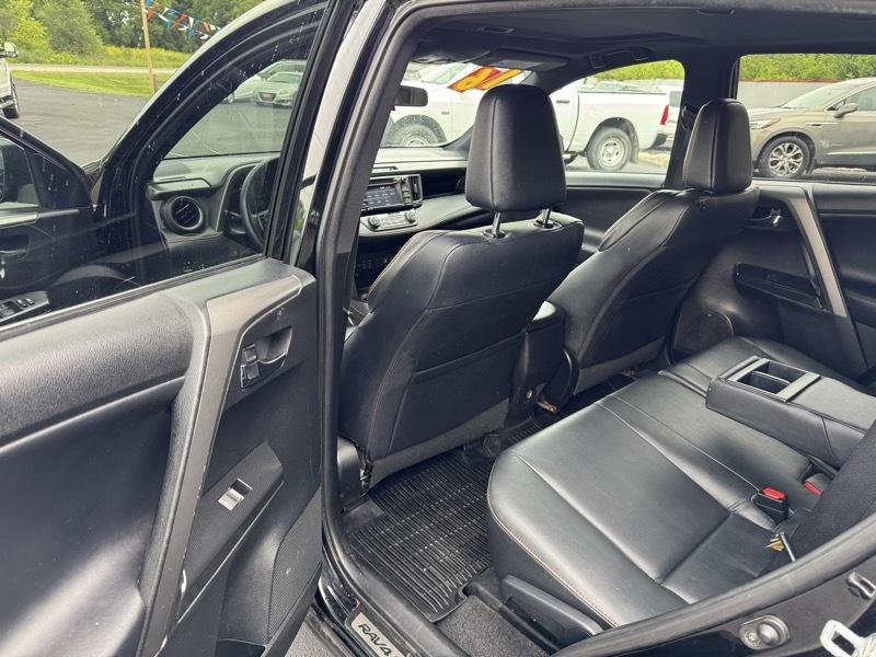 Toyota RAV4 SE 4WD 2016