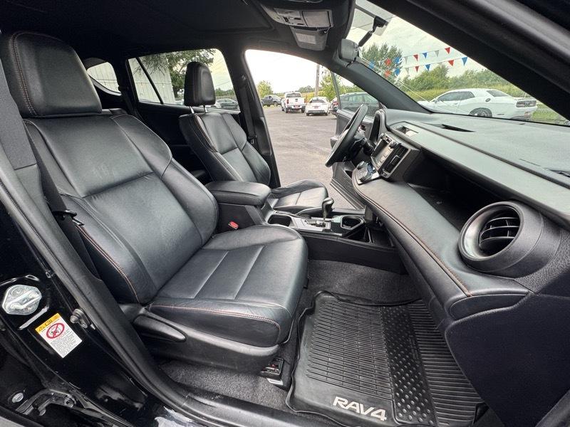 Toyota RAV4 SE 4WD 2016