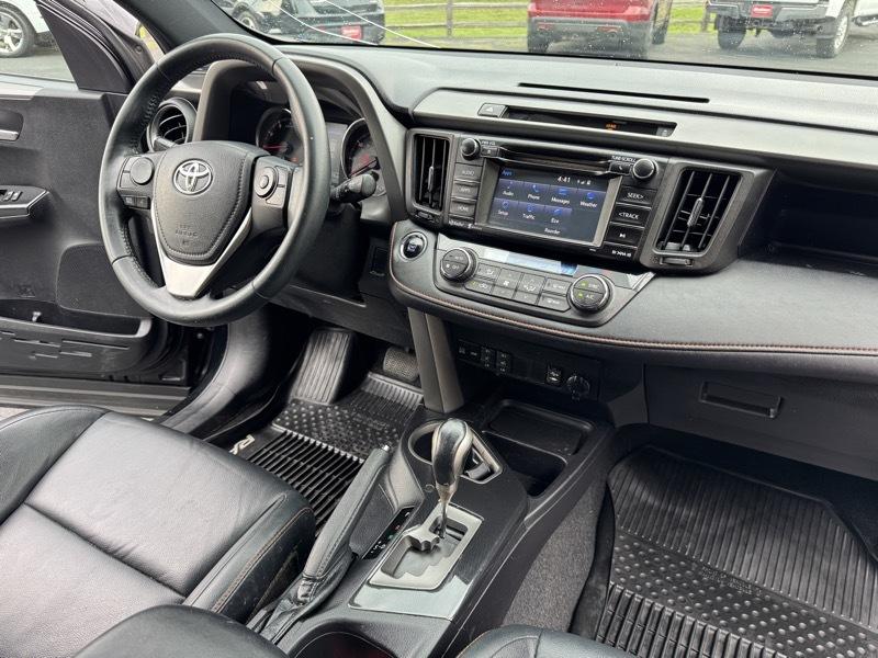 Toyota RAV4 SE 4WD 2016