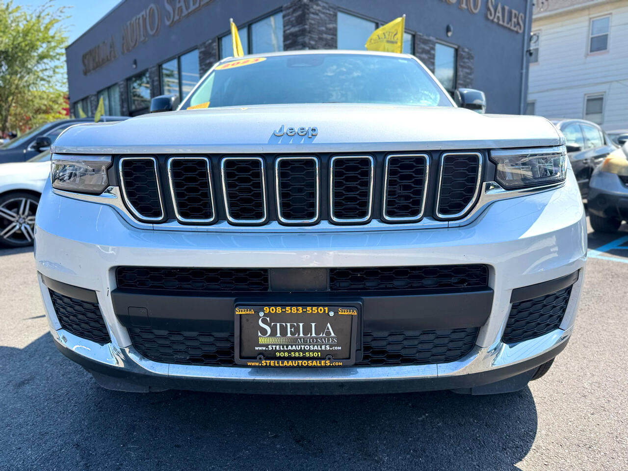 Jeep Grand Cherokee L Laredo 4WD 2023 Jeep Grand Cherokee L Laredo 4WD 2023