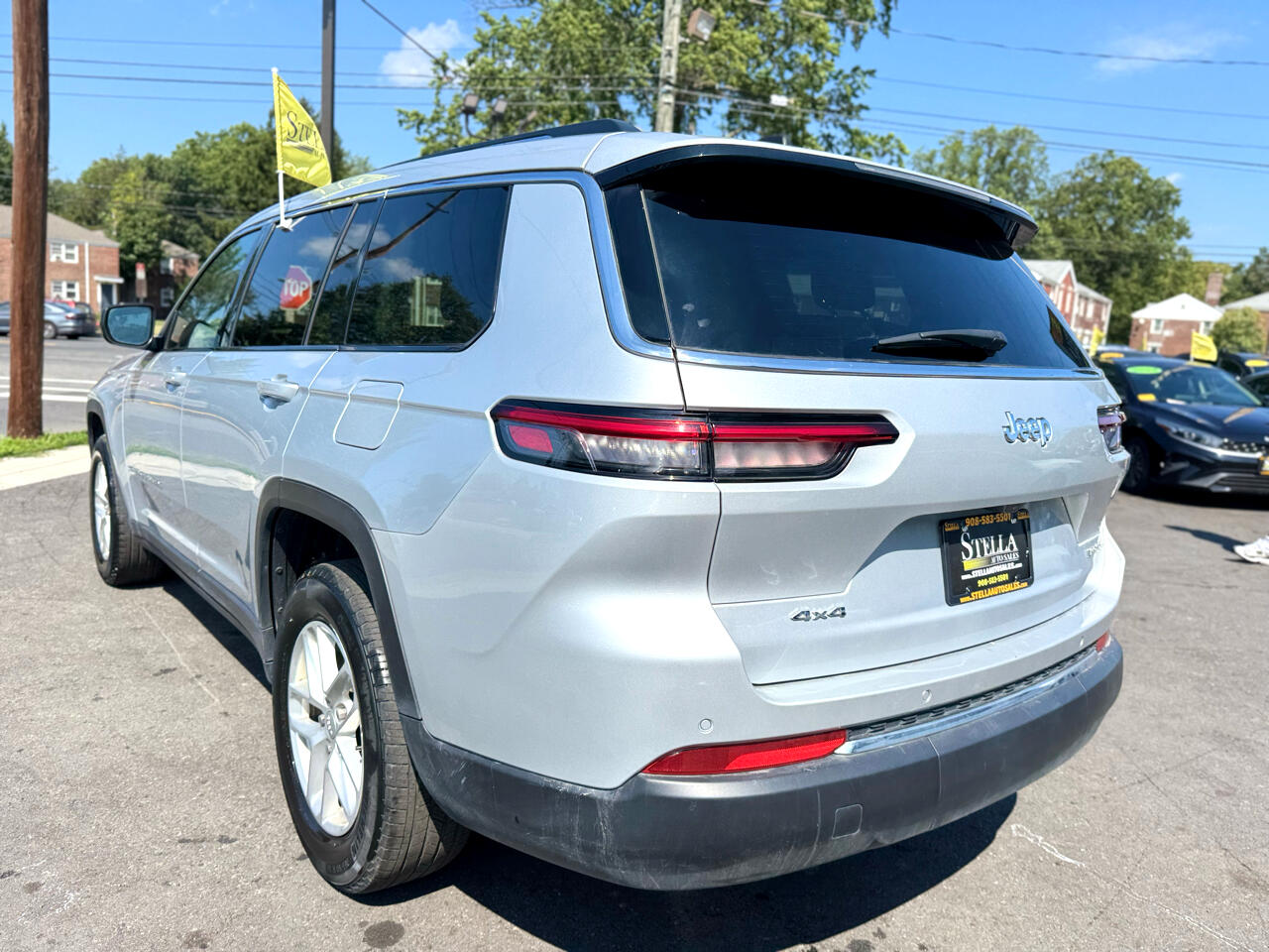 Jeep Grand Cherokee L Laredo 4WD 2023 Jeep Grand Cherokee L Laredo 4WD 2023