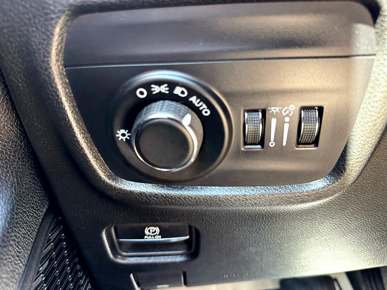 Jeep Grand Cherokee L Laredo 4WD 2023 Jeep Grand Cherokee L Laredo 4WD 2023