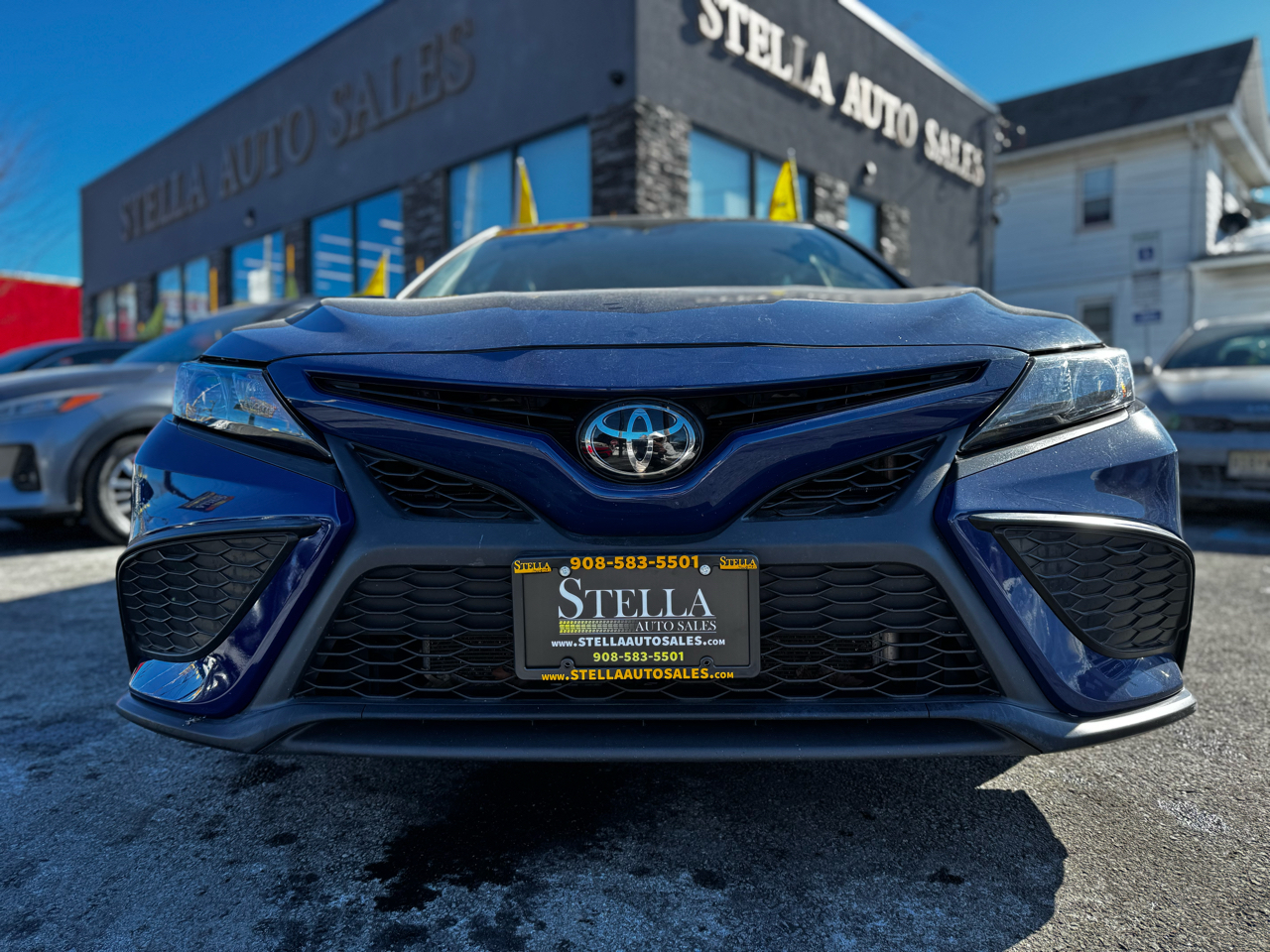 Toyota Camry SE 2023