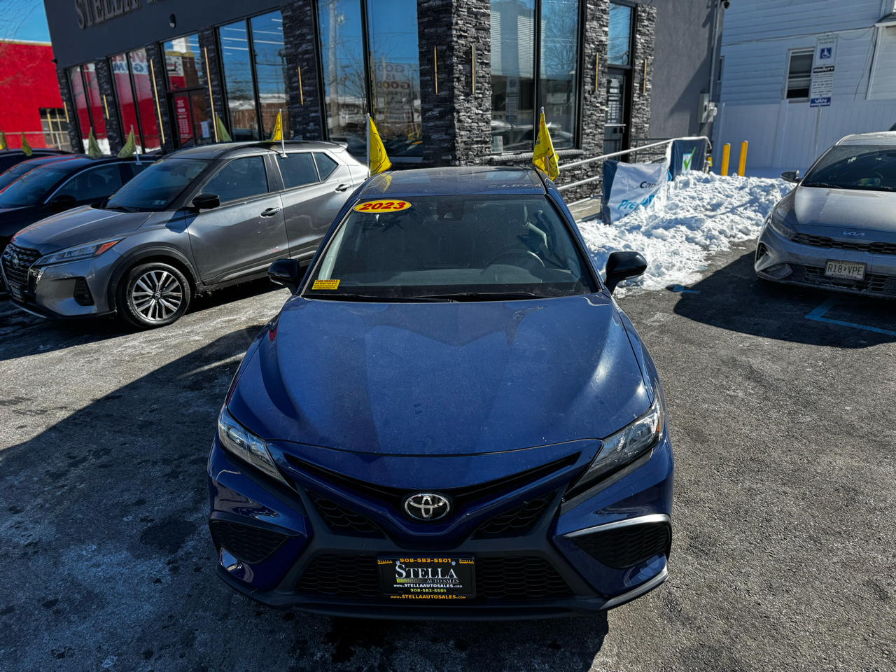 Toyota Camry SE 2023