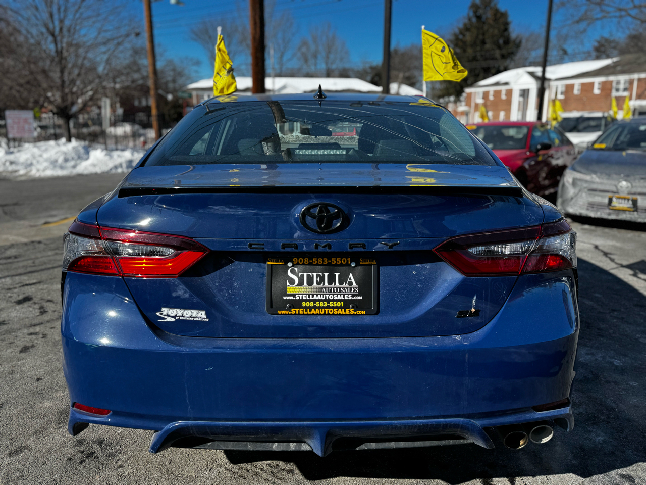 Toyota Camry SE 2023