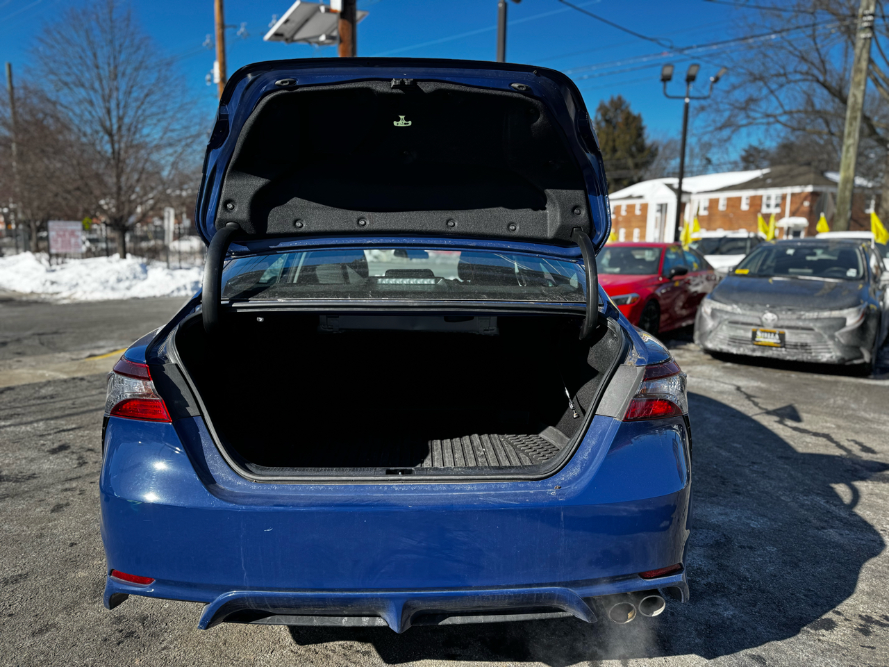 Toyota Camry SE 2023