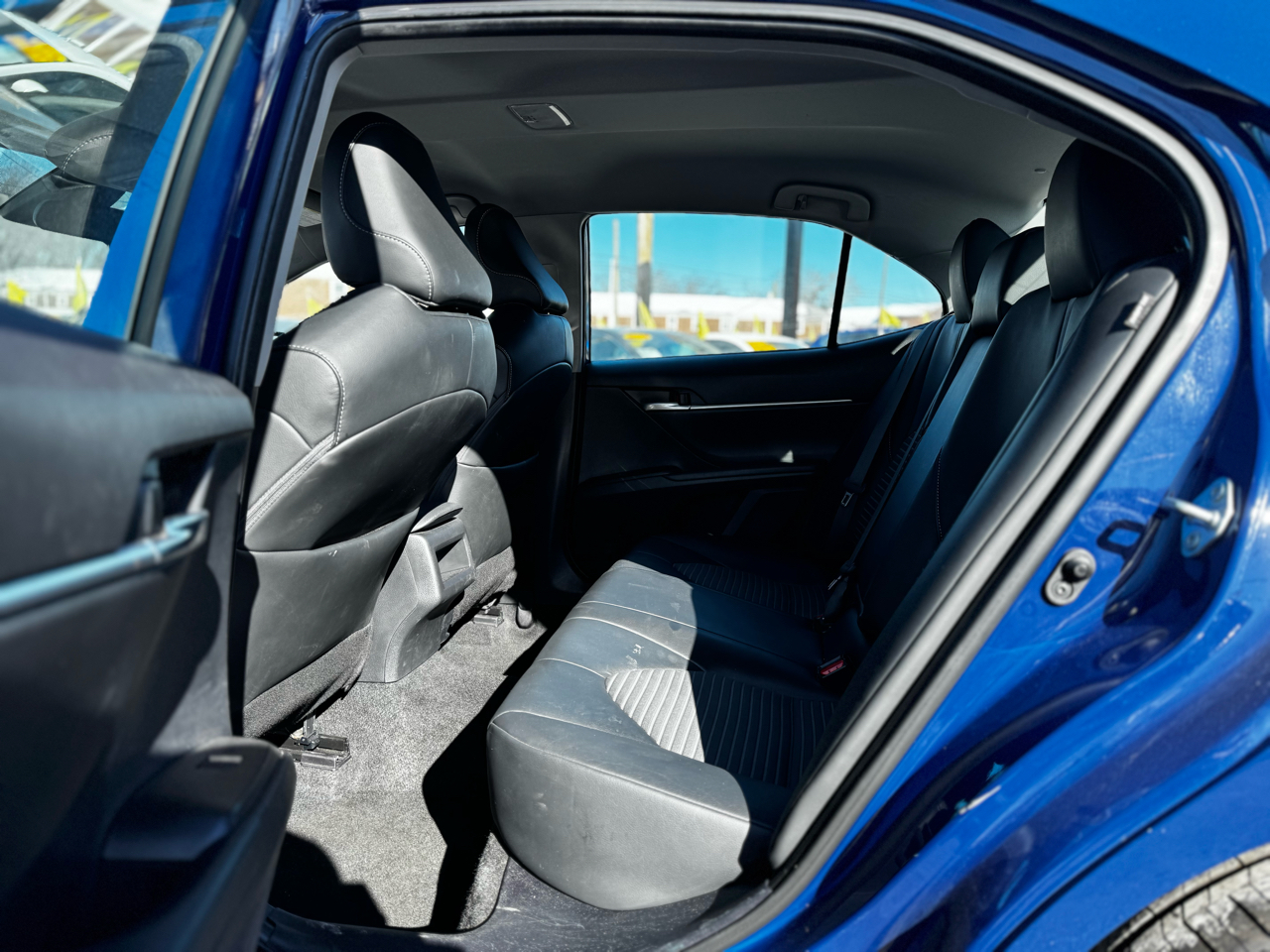 Toyota Camry SE 2023