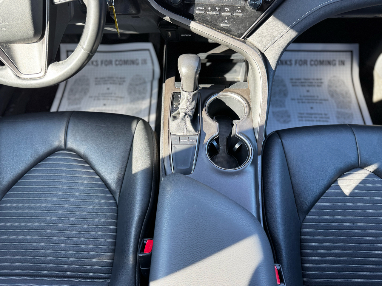 Toyota Camry SE 2023