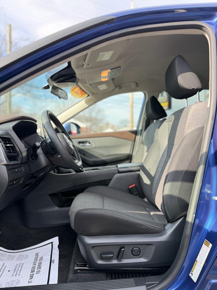 Nissan Rogue SV 2023