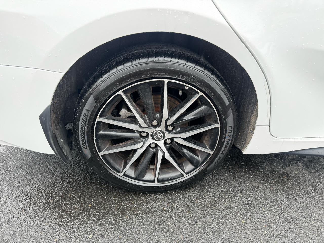 Toyota Camry SE 2023