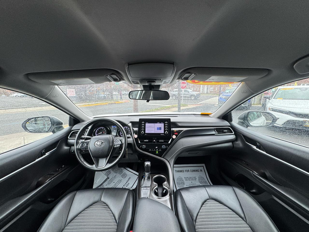 Toyota Camry SE 2023