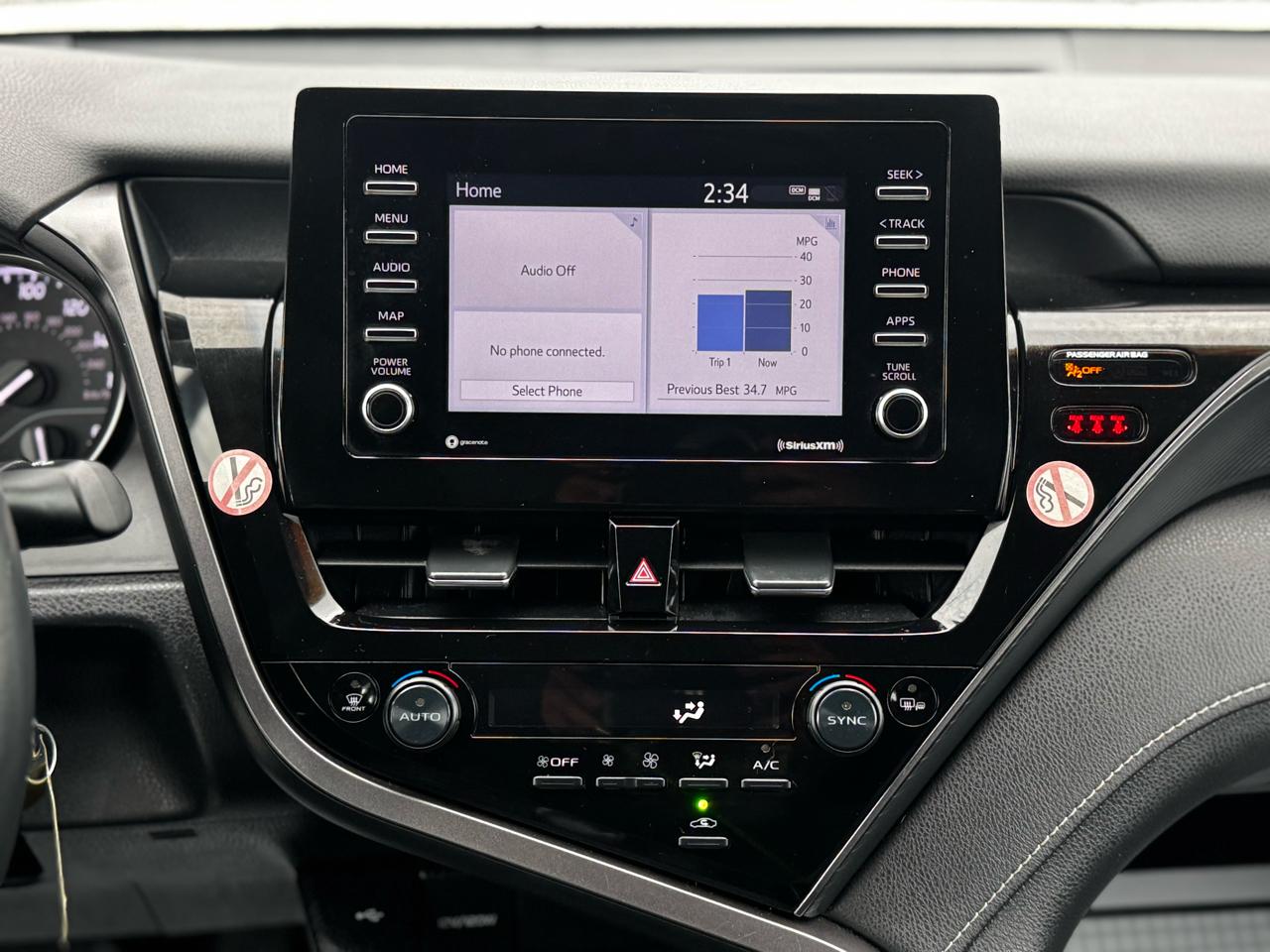 Toyota Camry SE 2023