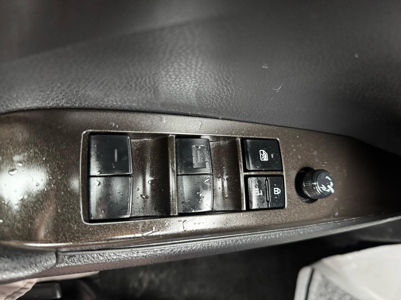 Toyota Camry SE 2023