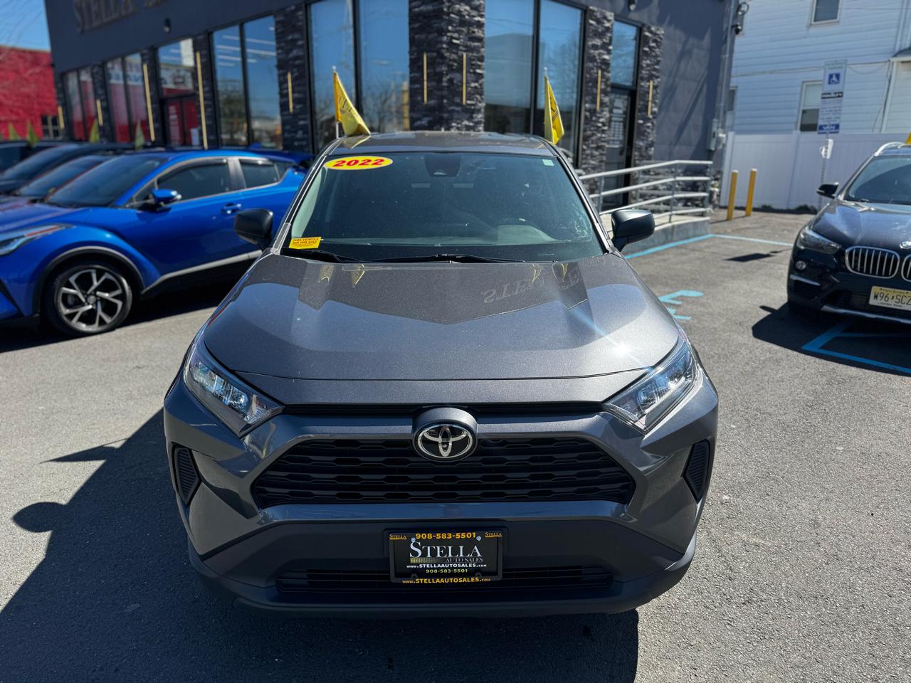Toyota RAV4 LE AWD 2022