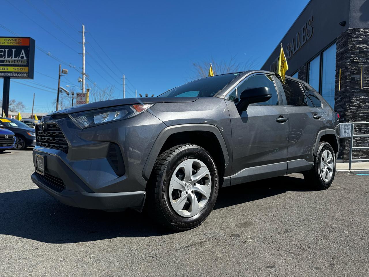 Toyota RAV4 LE AWD 2022