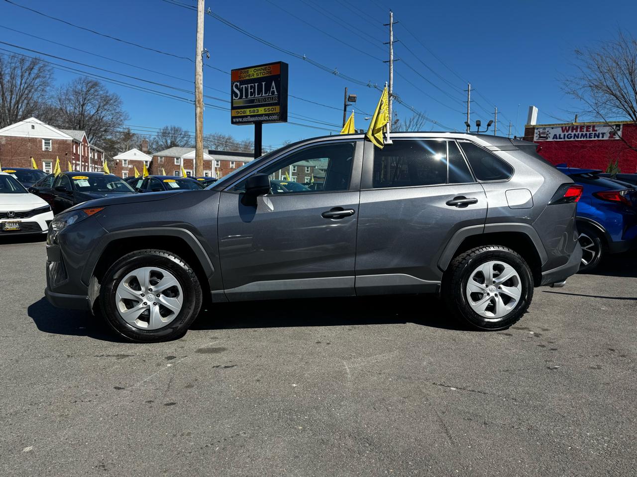 Toyota RAV4 LE AWD 2022